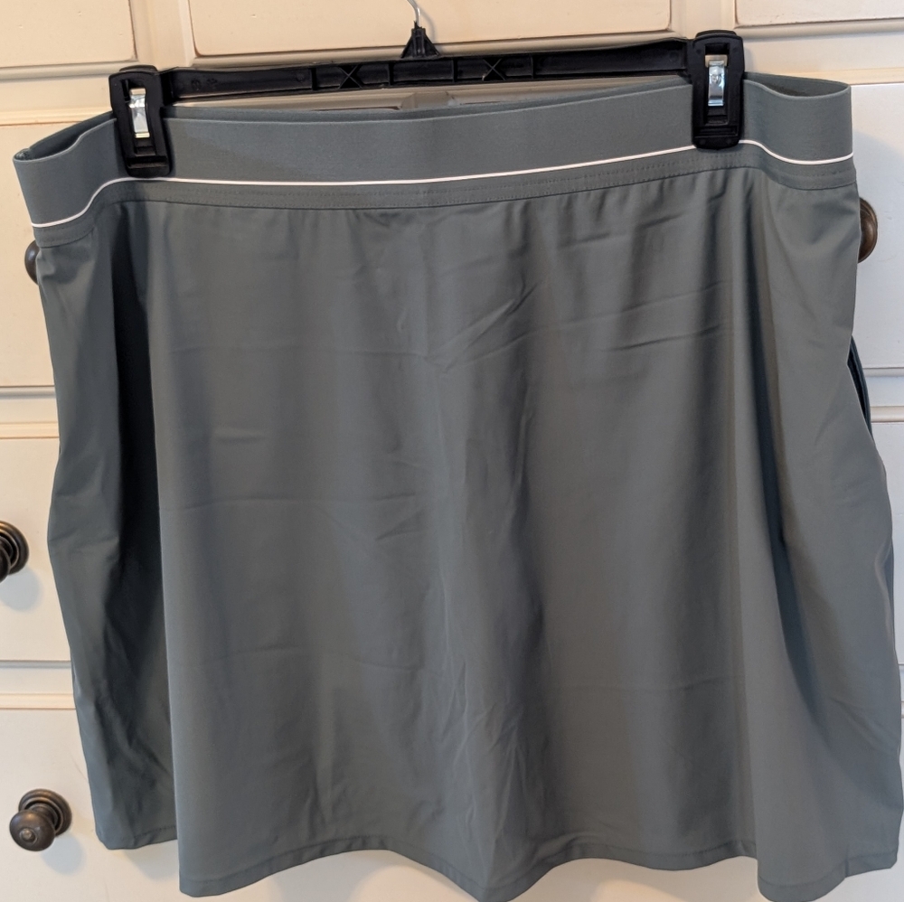 NWOT Soybu Athletic Skort. Size XXL